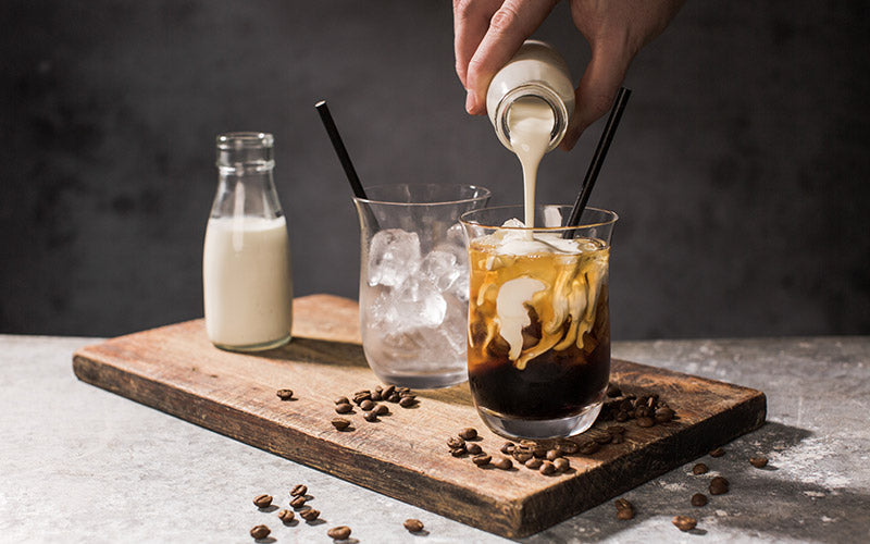 How to Make a White Rum Russian Cocktail